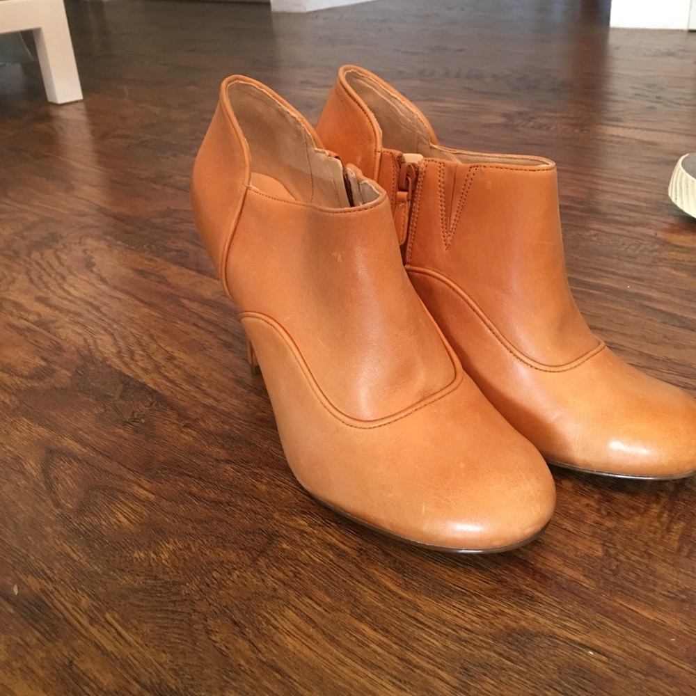 Rockport tan leather heel boot
